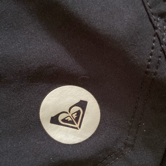 ROXY shorts size BLACK. Medium - Picture 5 of 11